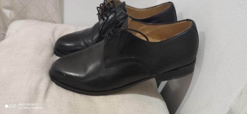 2 paires de chaussures classiques en cuir noir AMBIORIX pointures 44 et 45